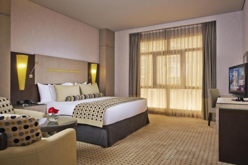 EXECUTIVE KING ROOM | SPACIOUS ROOM PERFECT FOR THE HOLIDAYS