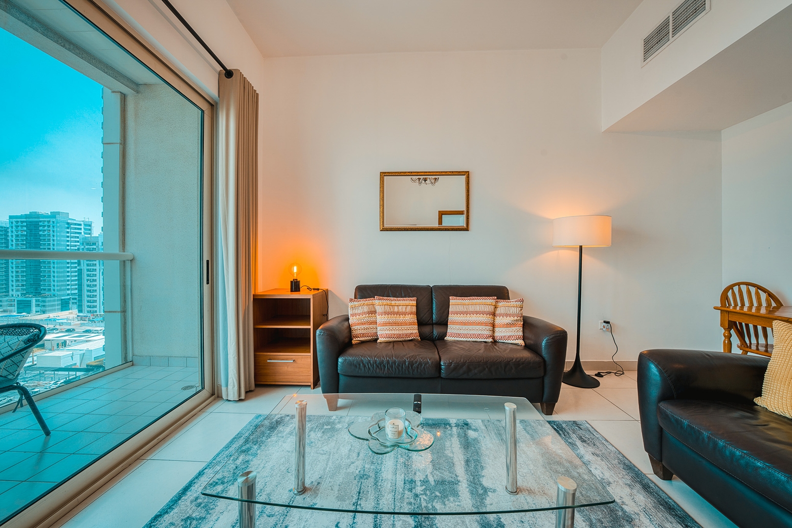 MVT - 1BR with Balcony & Stunning Marina View. 26 Vacation Homes