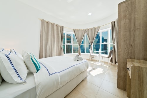 Modern furnished studio with balcony in JLT - BRK 26 Vacation Homes