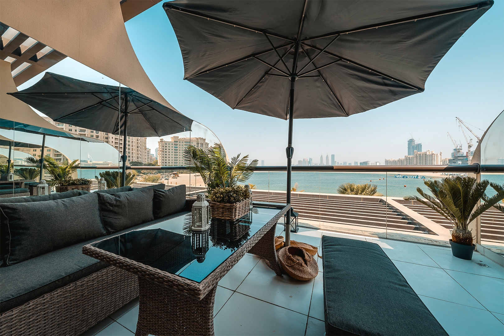 Seaview Studio Apartment in Palm Jumeirah 40 Vacation Homes