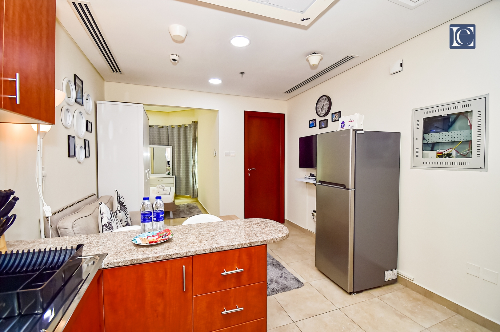 Cozy studio with Open kitchen in Dubai Gate 2 JLT 5 Vacation Homes