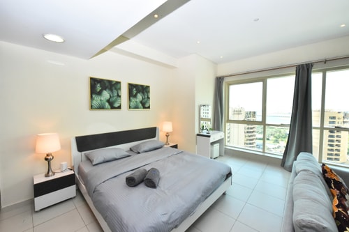 JMI - Sea view furnished STUDIO with balcony in Marina 6 Luxury Escapes