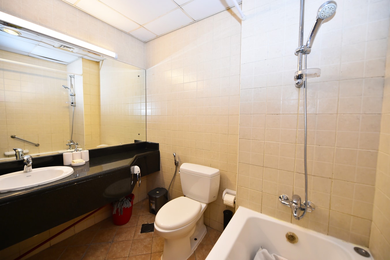 Budget Studio with Garden View near Metro 11 Vacation Homes