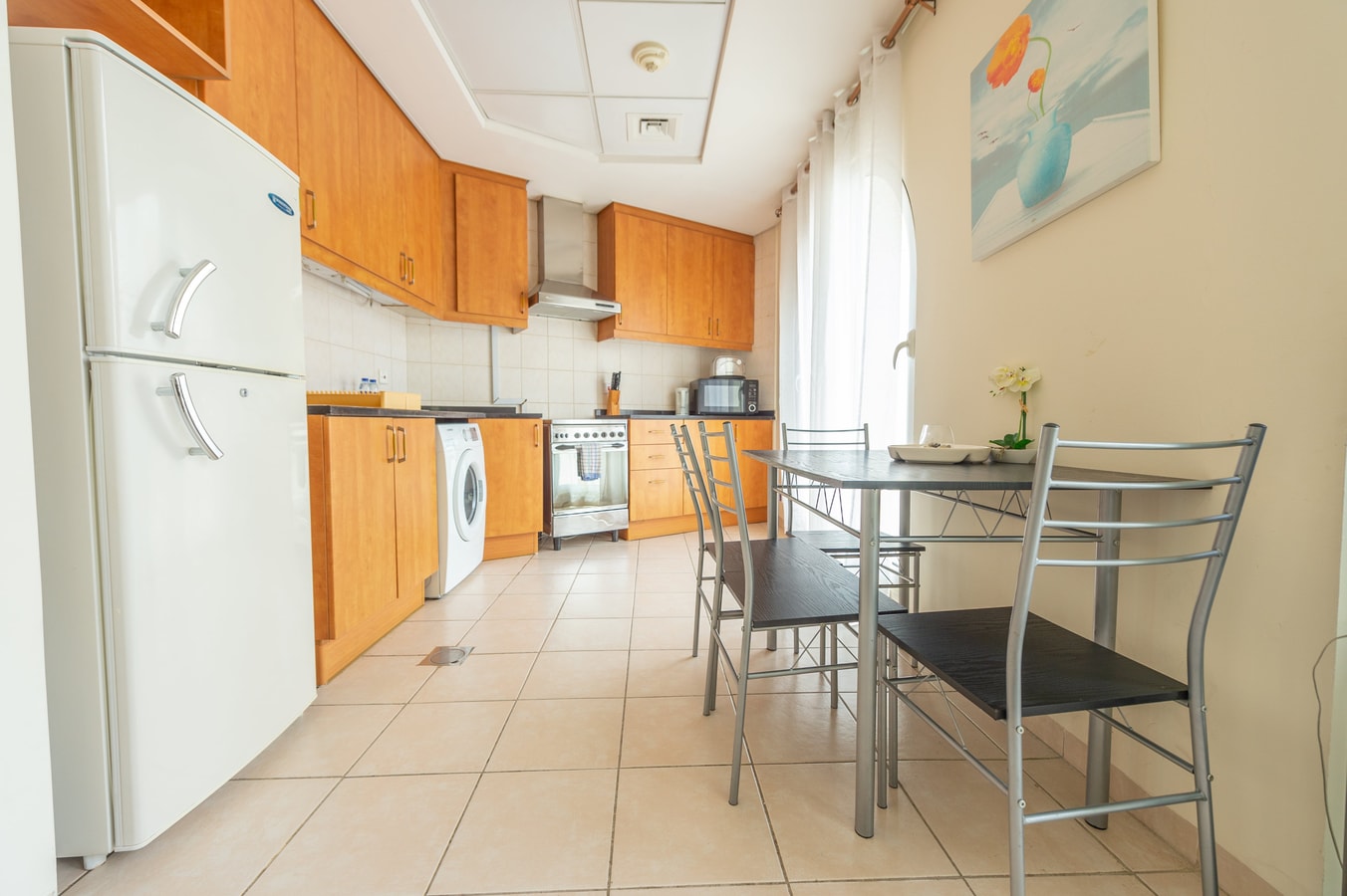 Spacious Studio in Discover Gardens 6 Vacation Homes