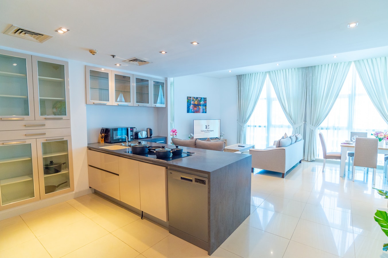 Stunning 2BR Apt in Yacht Bay Marina - Near Metro 9 Vacation Homes