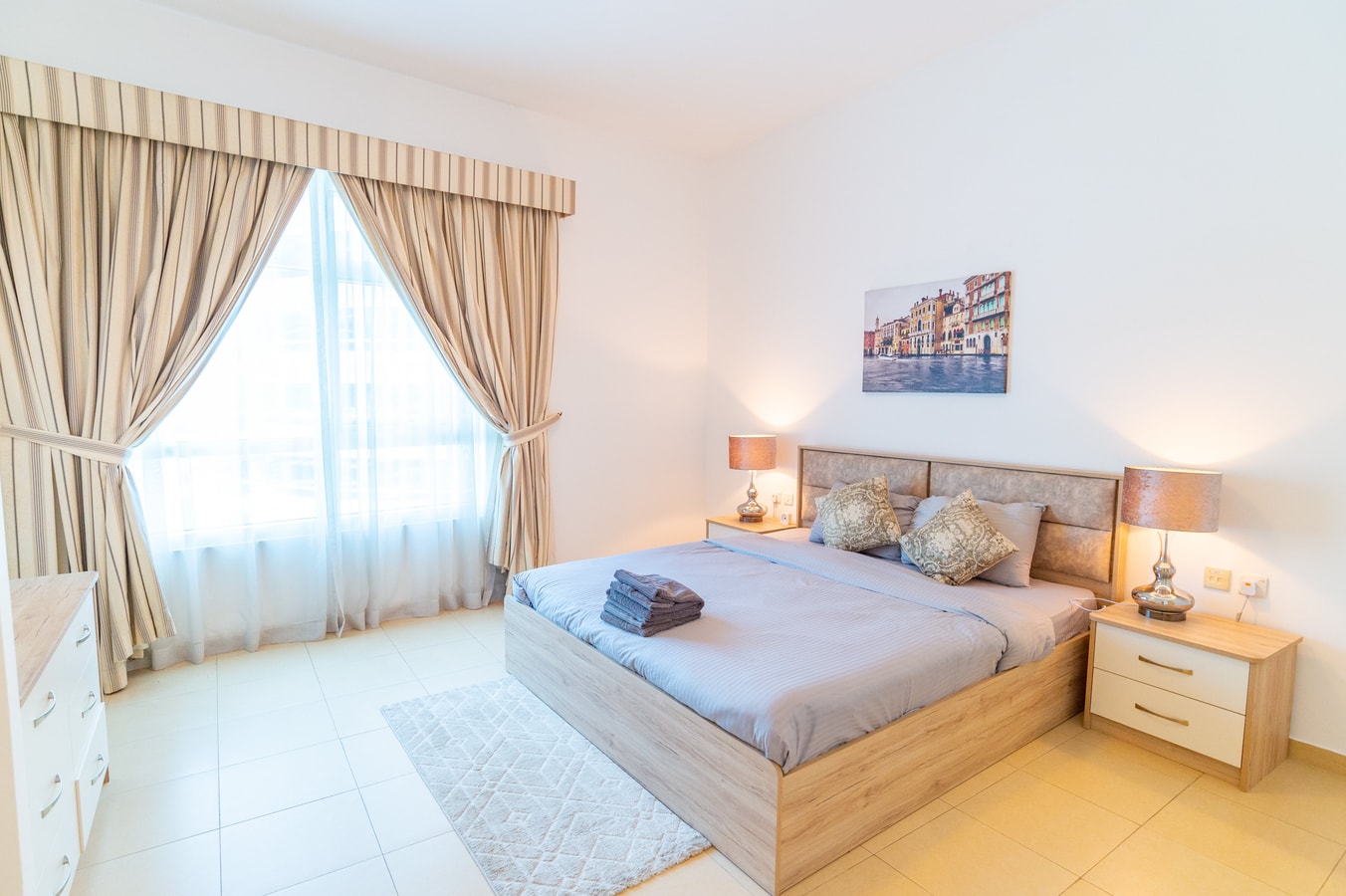 Stunning 2BR Apt in Yacht Bay Marina - Near Metro 4 Vacation Homes