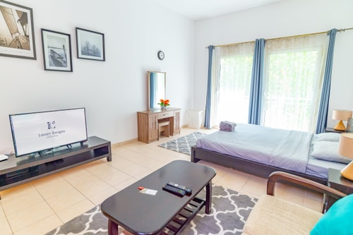 Large Studio 6 min to metro - Discovery Gardens 2 Luxury Escapes