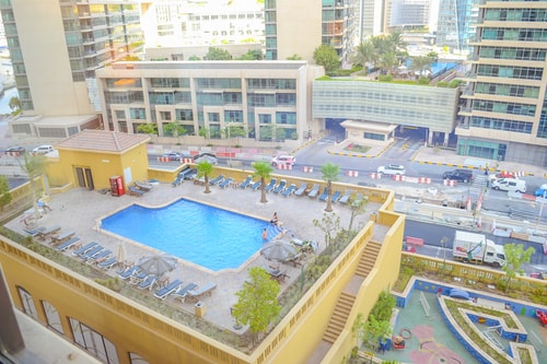 1BR with balcony and a great marina view! - LSE 9 Luxury Escapes