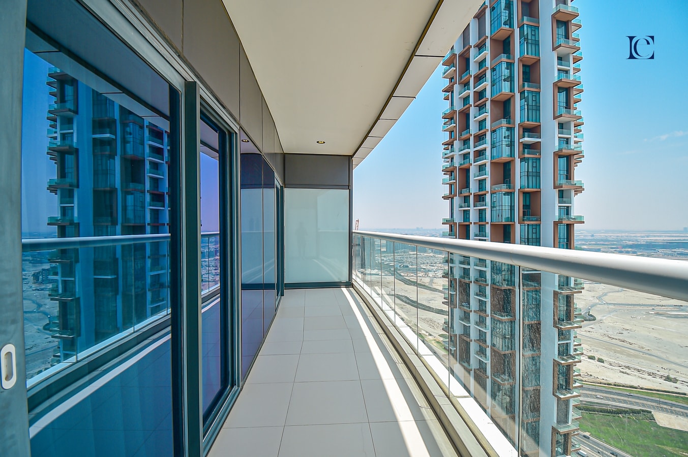 Premium 1BR - Paramount Tower Business Bay - PAR 23 Vacation Homes