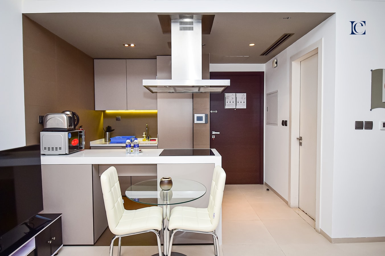Studio in Dubai Marina close to metro -West Avenue 6 Vacation Homes