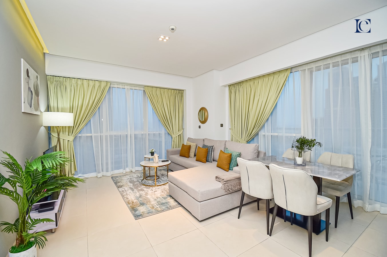 Luxury 1BR Apt with Balcony in Marina -West Avenue 3 Vacation Homes