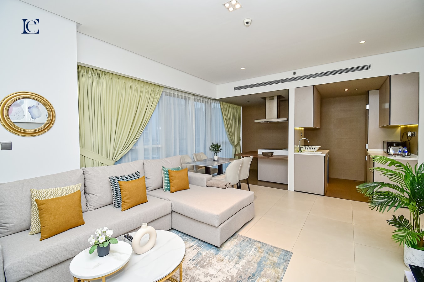Luxury 1BR Apt with Balcony in Marina -West Avenue 1 Vacation Homes