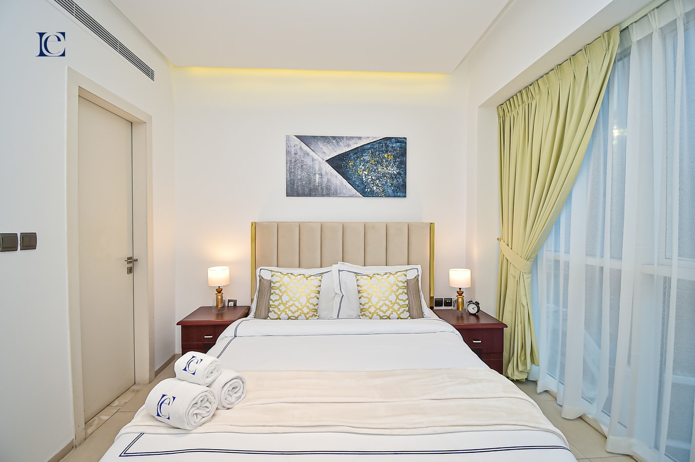 Luxury 1BR Apt with Balcony in Marina -West Avenue 8 Vacation Homes