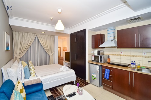 Cozy Studio with Balcony in Goldcrest Views 2 JLT 4 Luxury Escapes