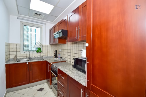 Stylish 1BR Apt - Near Metro in Dubai Marina - CAS 17 Luxury Escapes