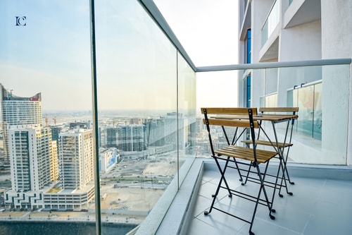 Canal View Studio - DAMAC Prive - Near Dubai Mall 10 Luxury Escapes