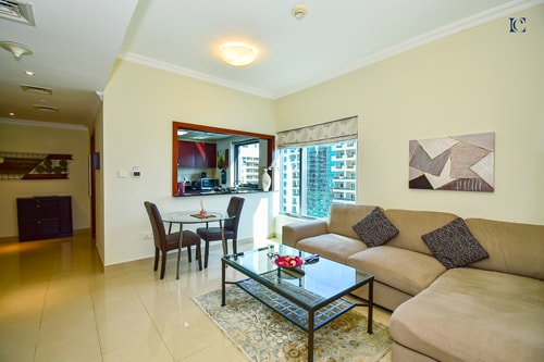 Budget 1BR Apt in Time Place Marina - Near Metro 3 Luxury Escapes