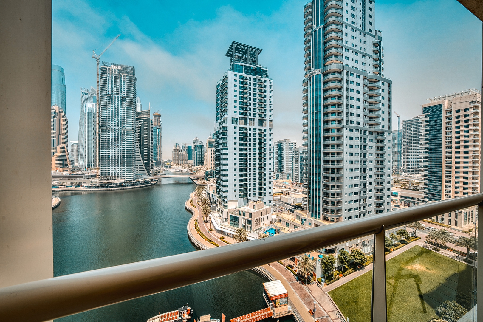 MVT - 1BR with Balcony & Stunning Marina View. 22 Vacation Homes
