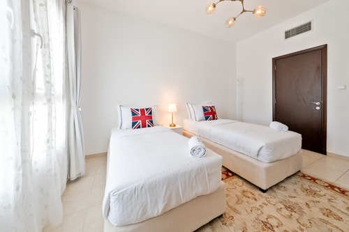 Luxury Short-Term Stay 2BHK + Maid Arabian Ranches 25 Vacation Homes