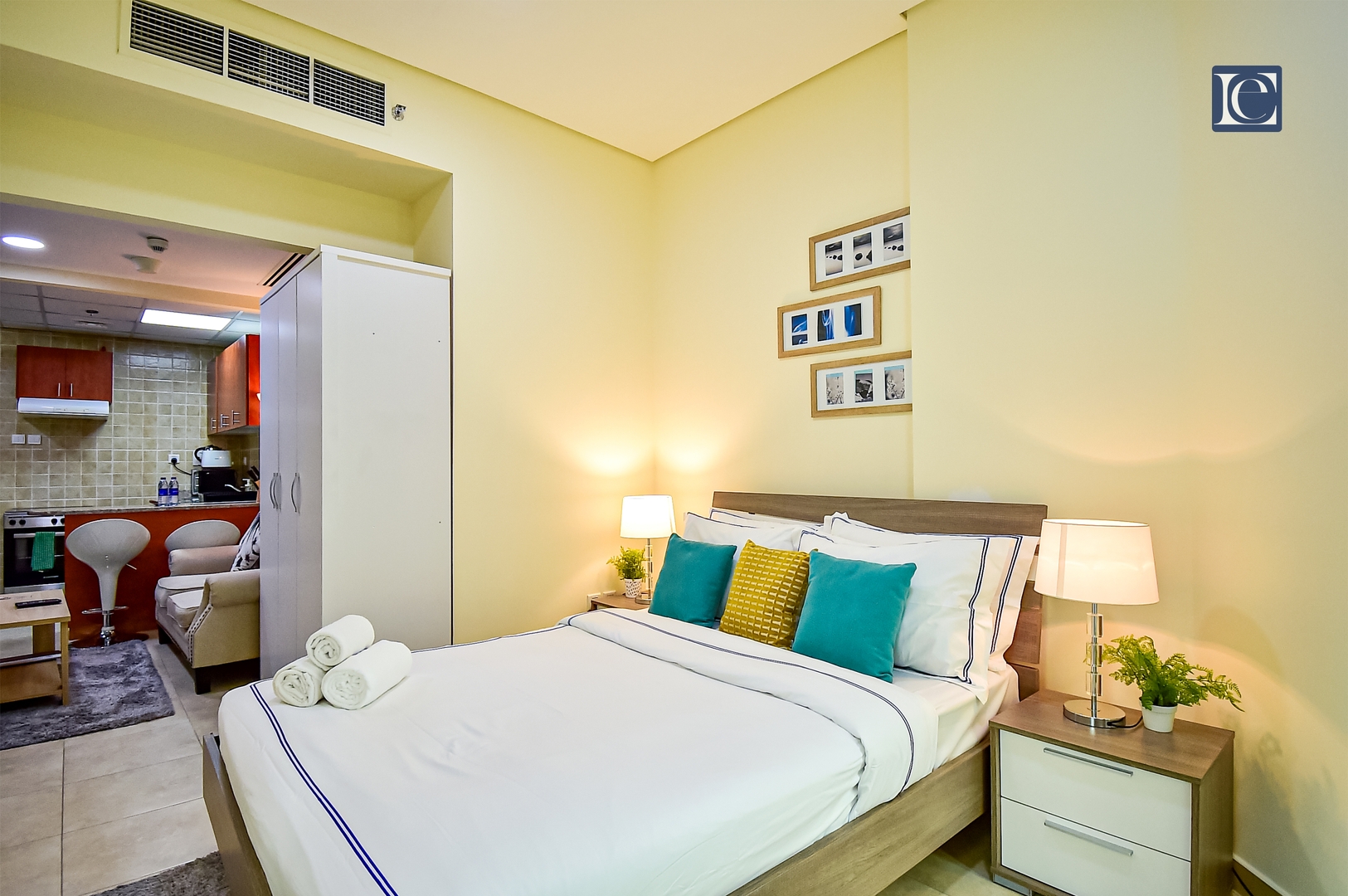 Budget Studio in Dubai Gate 2 JLT - Near Metro 12 Vacation Homes