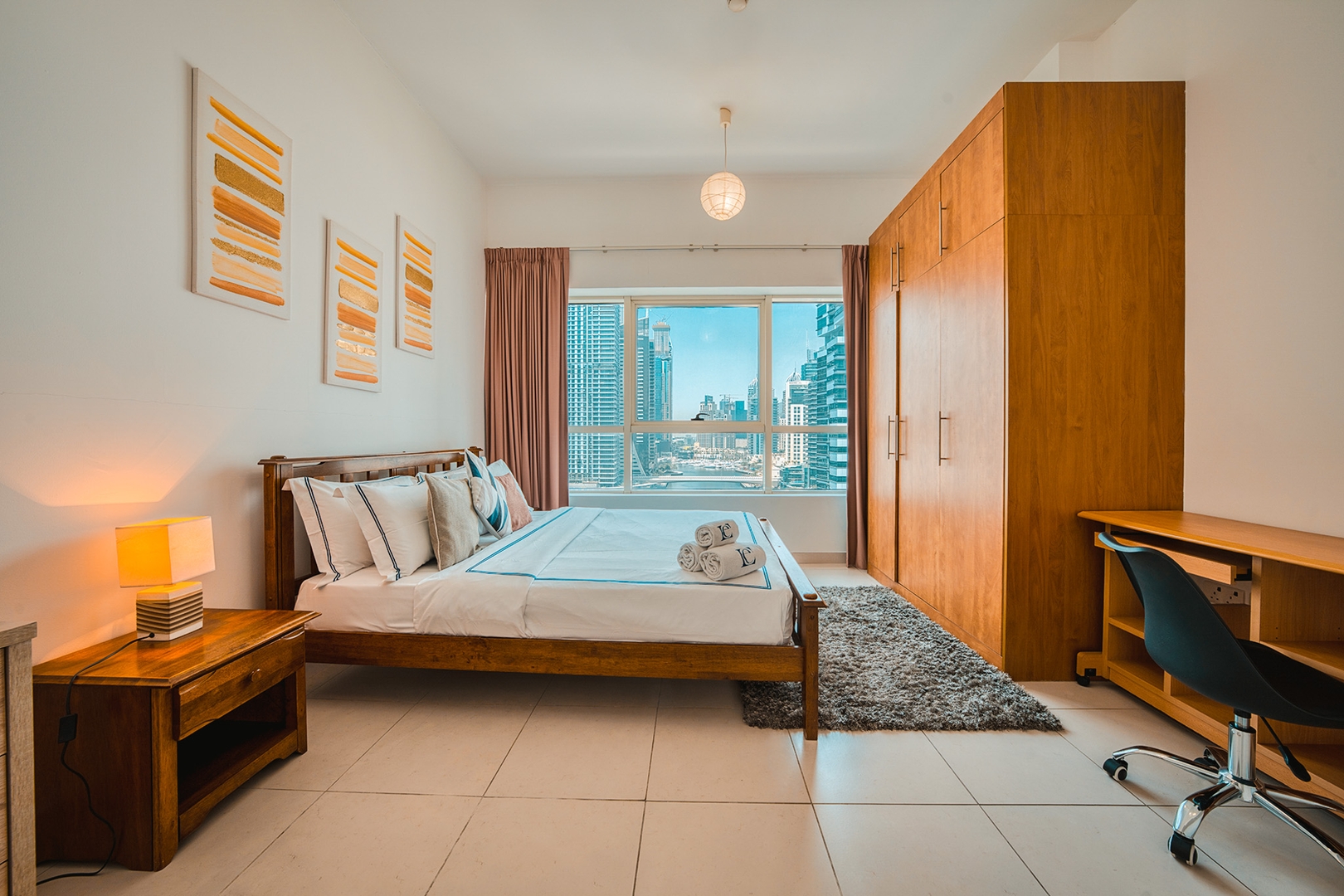 MVT - 1BR with Balcony & Stunning Marina View. 17 Vacation Homes