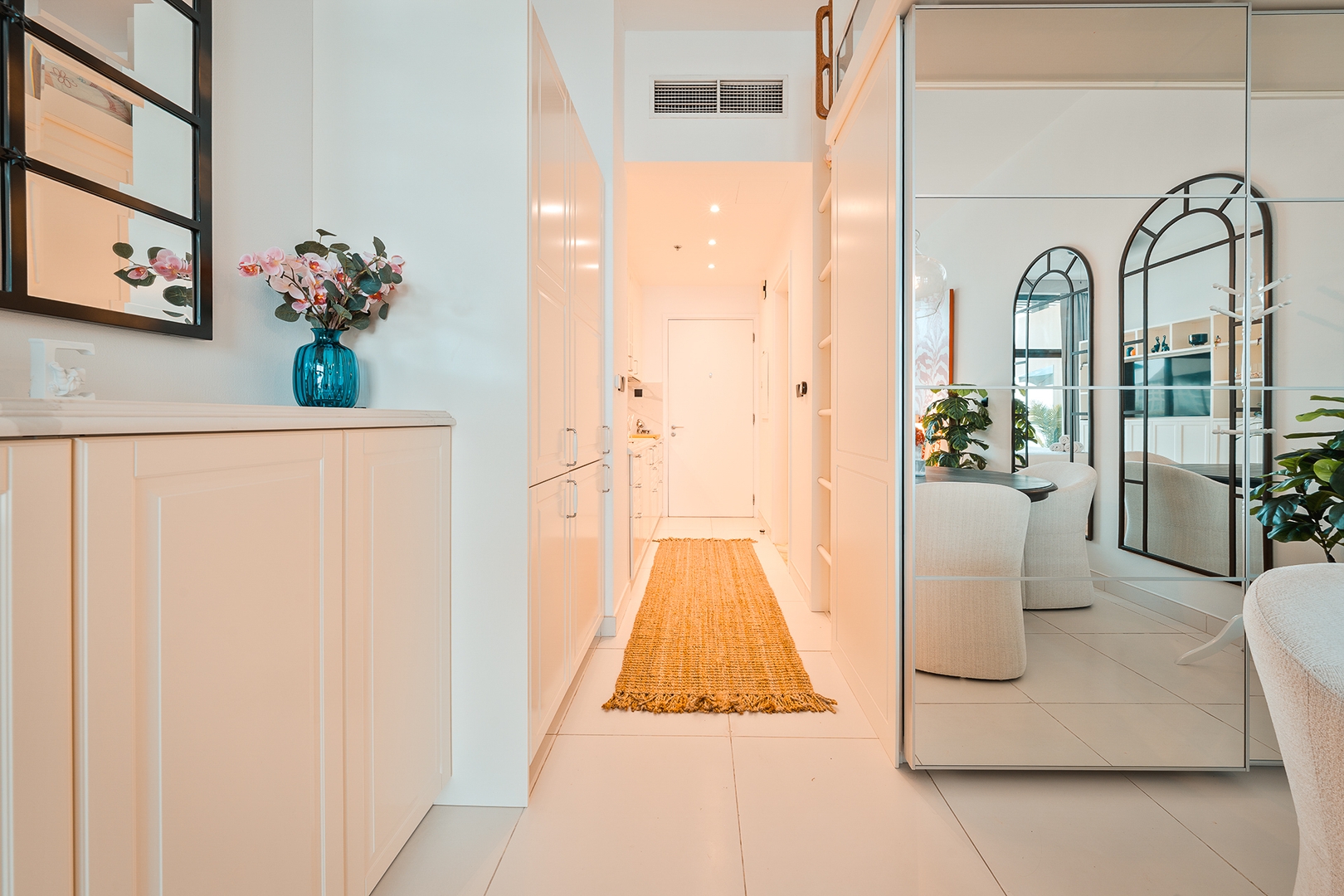 Seaview Studio Apartment in Palm Jumeirah 26 Vacation Homes