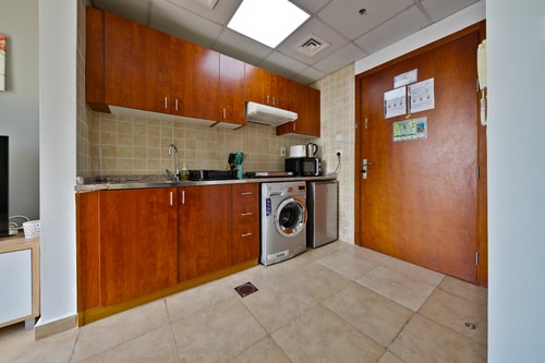 Modern furnished studio with balcony in JLT - BRK 2 Vacation Homes