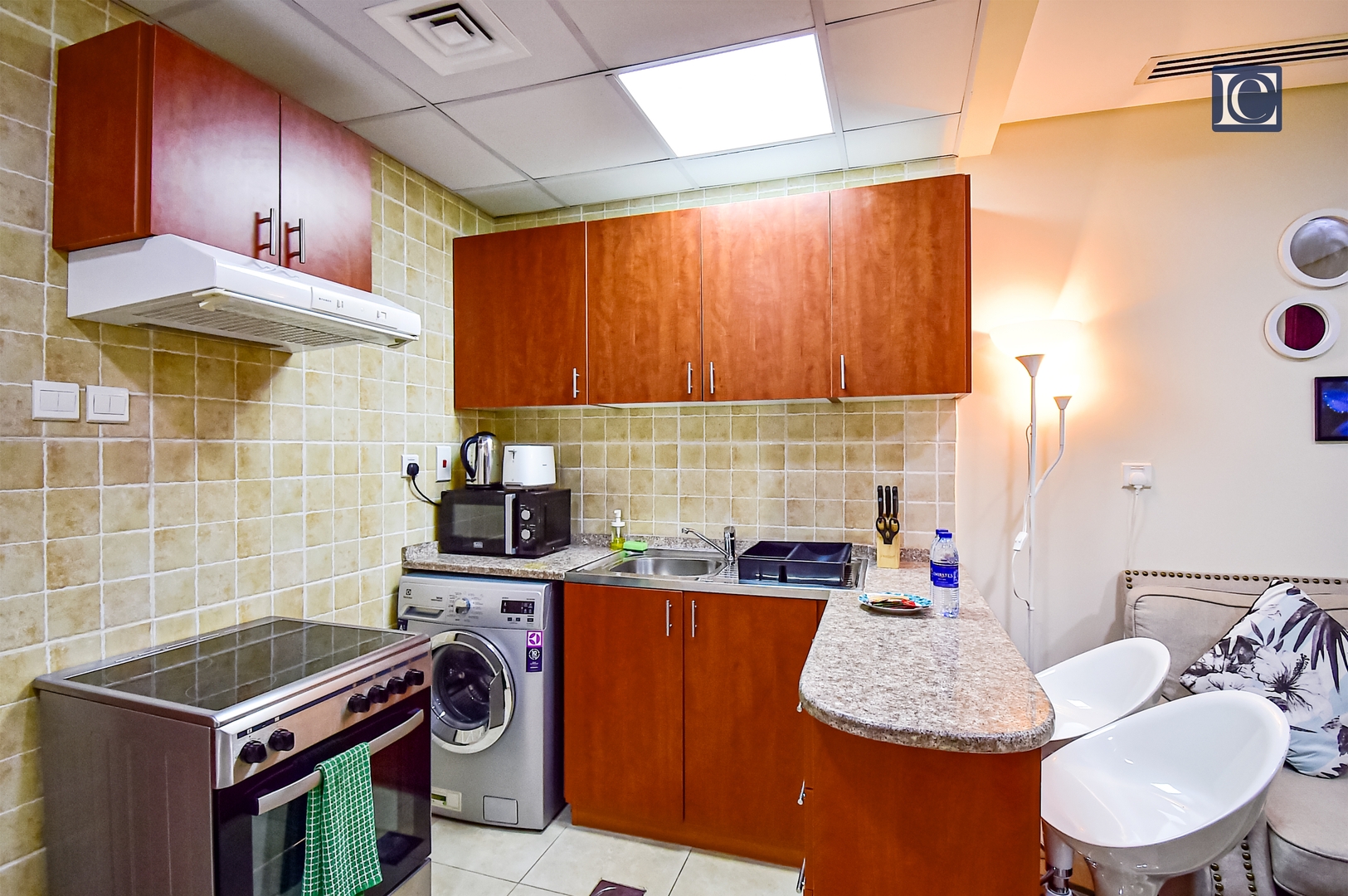 Cozy studio with Open kitchen in Dubai Gate 2 JLT 17 Vacation Homes