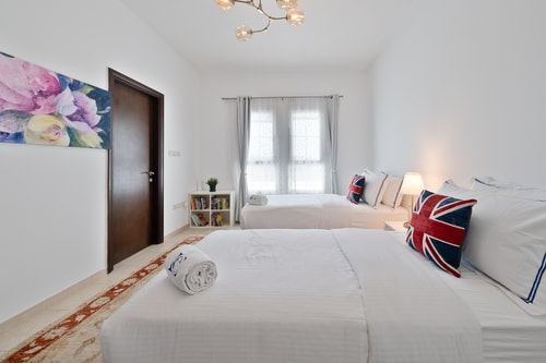 Luxury Short-Term Stay 2BHK + Maid Arabian Ranches 19 Vacation Homes
