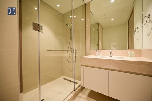 Stylish Downtown Dubai Stay |Act 1 Act 2 Tower 1 24 Vacation Homes