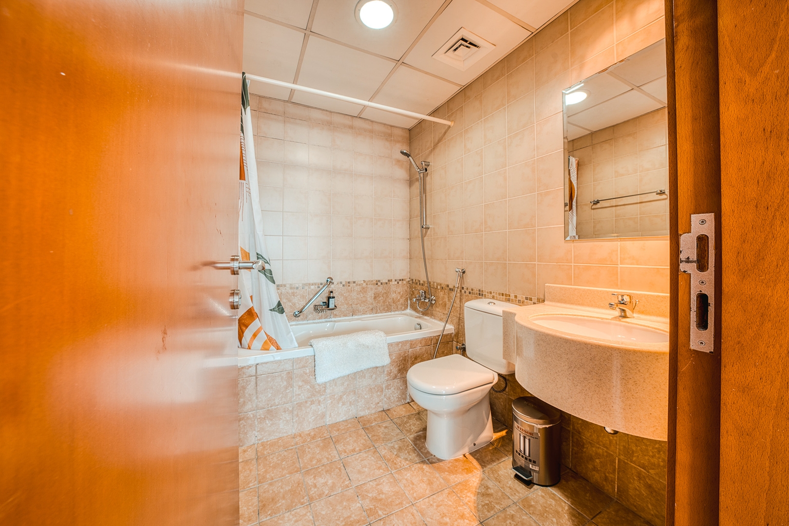 MVT - 1BR with Balcony & Stunning Marina View. 12 Vacation Homes