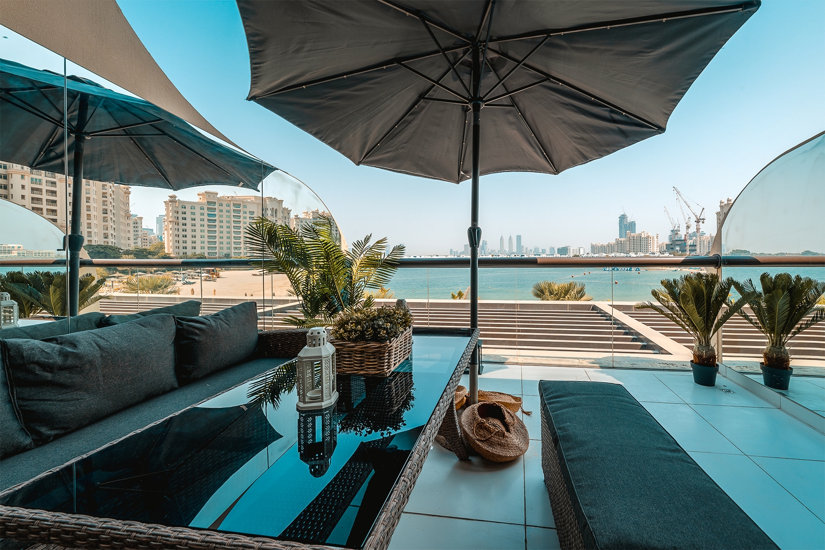 Seaview Studio Apartment in Palm Jumeirah 2 Vacation Homes