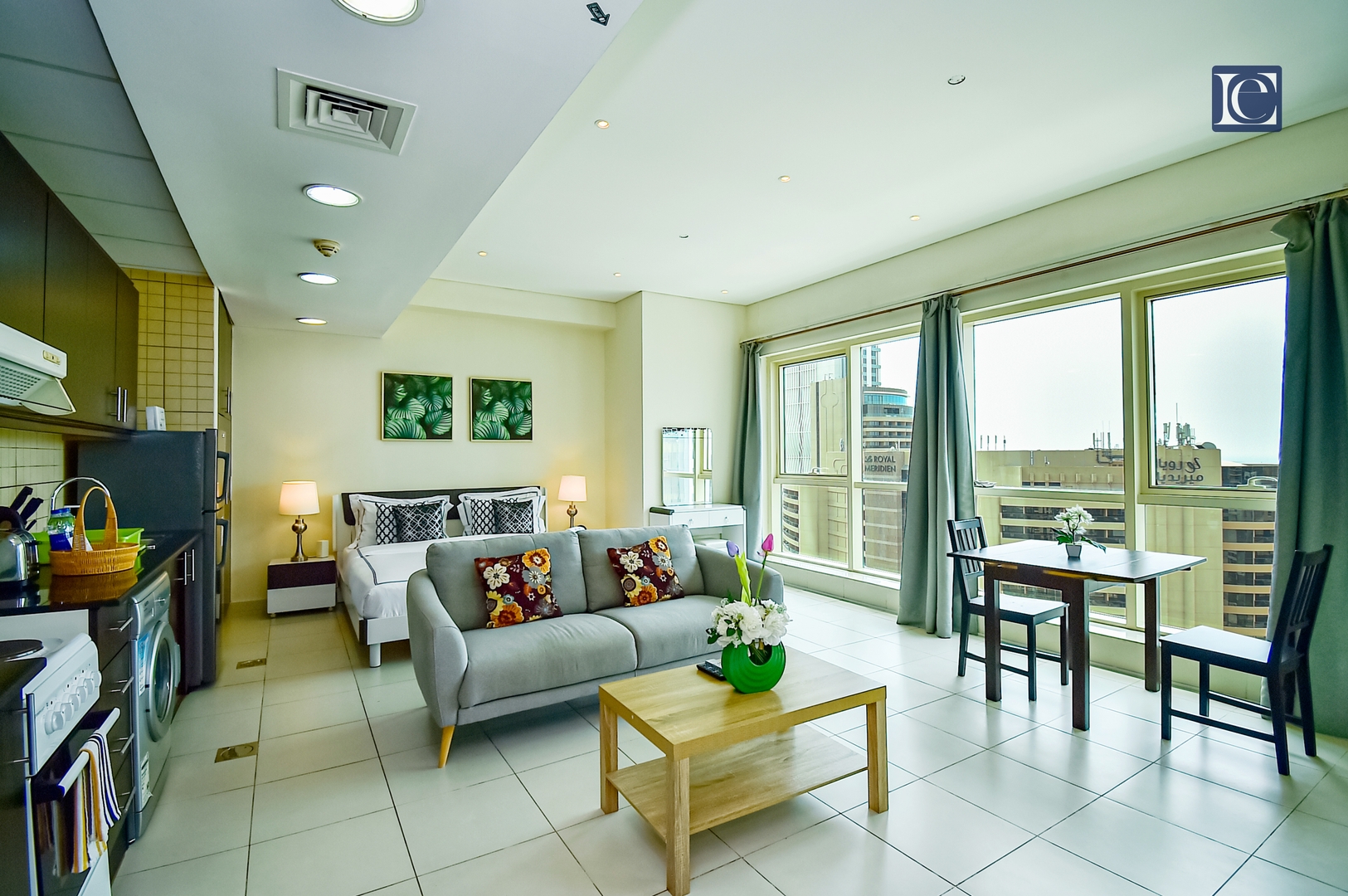 Sea view Apt with balcony in Royal Oceanic Marina 8 Vacation Homes