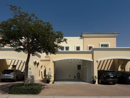 Luxury Short-Term Stay 2BHK + Maid Arabian Ranches 36 Vacation Homes