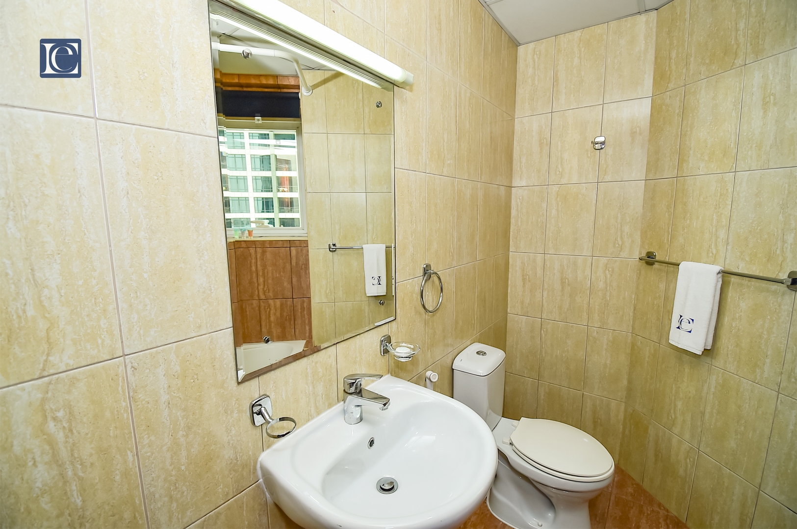 Budget Studio in Dubai Gate 2 JLT - Near Metro 13 Vacation Homes