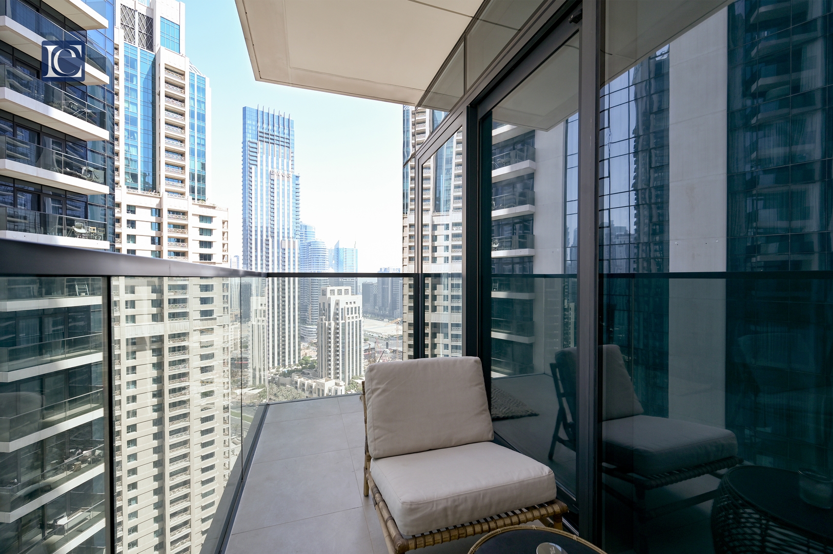 Stylish Downtown Dubai Stay |Act 1 Act 2 Tower 1 25 Vacation Homes