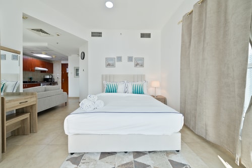 Modern furnished studio with balcony in JLT - BRK 16 Vacation Homes