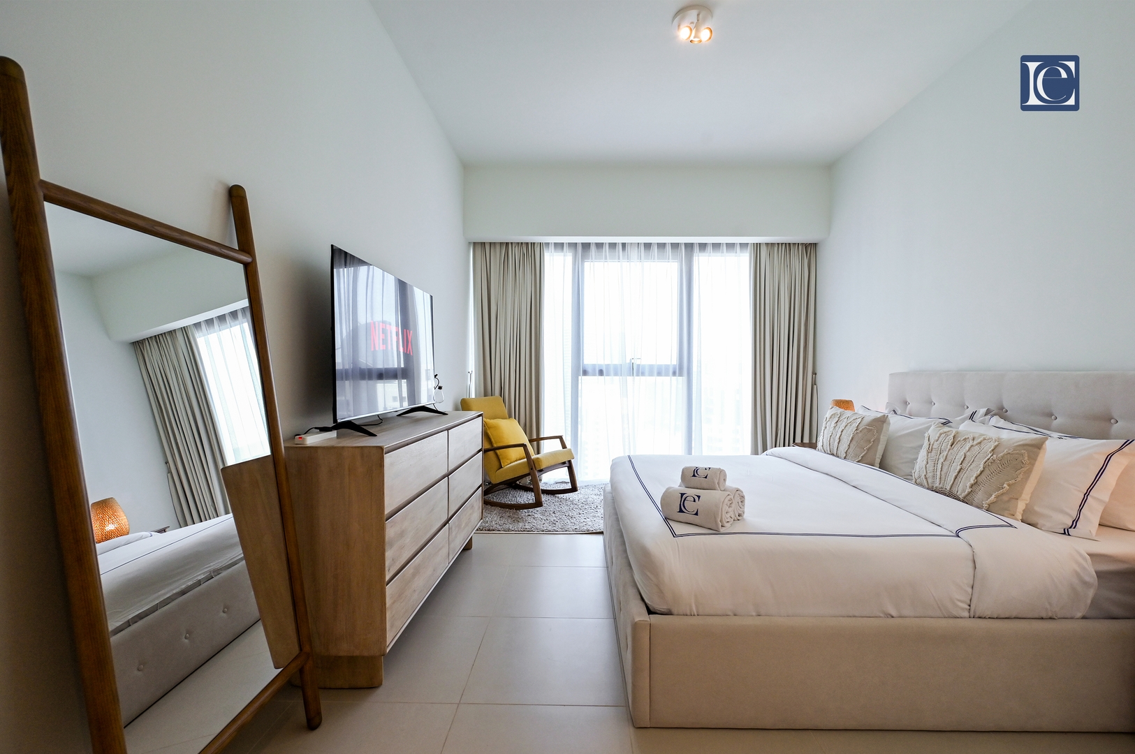 Stylish Downtown Dubai Stay |Act 1 Act 2 Tower 1 1 Vacation Homes