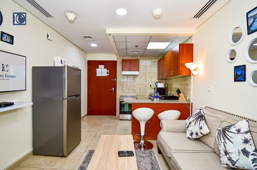 Budget Studio in Dubai Gate 2 JLT - Near Metro 3 Vacation Homes