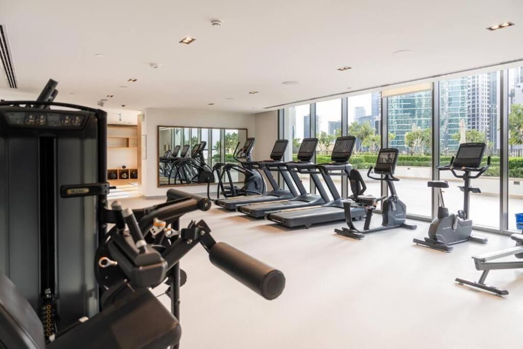 Elegant 2BR Getaway with Balcony in Burj Crown 20 Vacation Homes