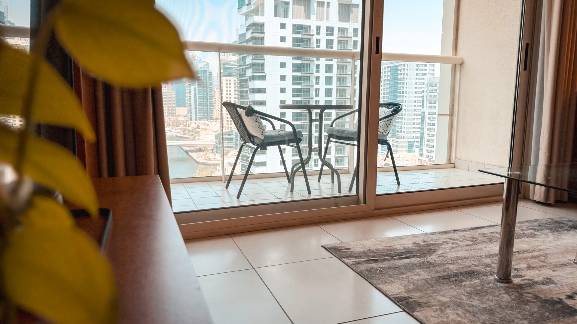 MVT - 1BR with Balcony & Stunning Marina View. 6 Vacation Homes