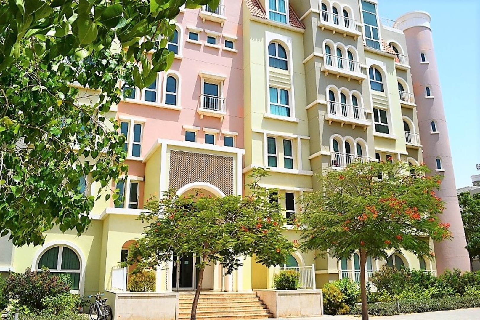 Stylish Studio next to metro -  Discovery Gardens 10 Vacation Homes