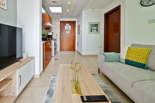 Modern furnished studio with balcony in JLT - BRK 3 Vacation Homes