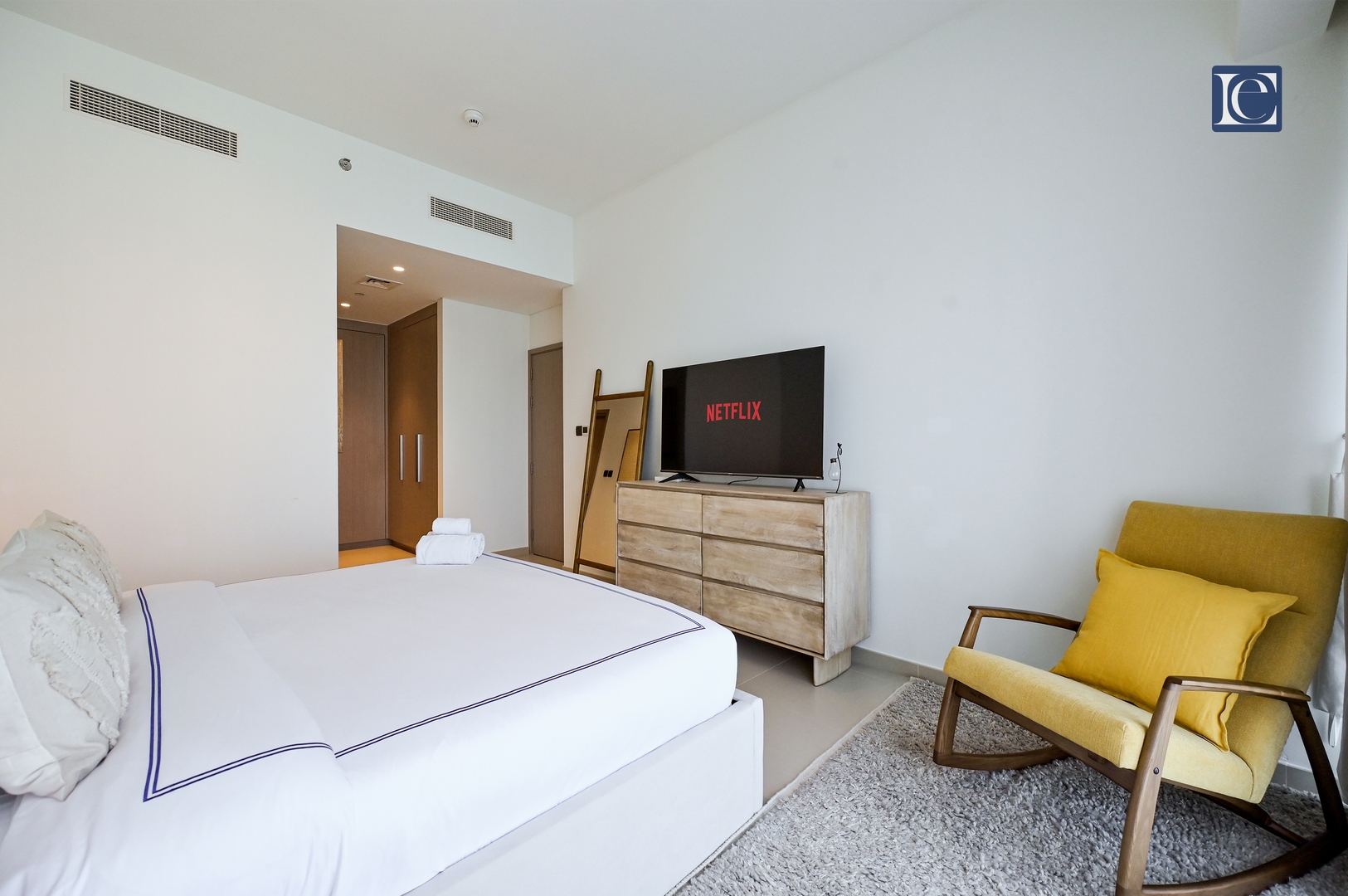 Stylish Downtown Dubai Stay |Act 1 Act 2 Tower 1 23 Vacation Homes