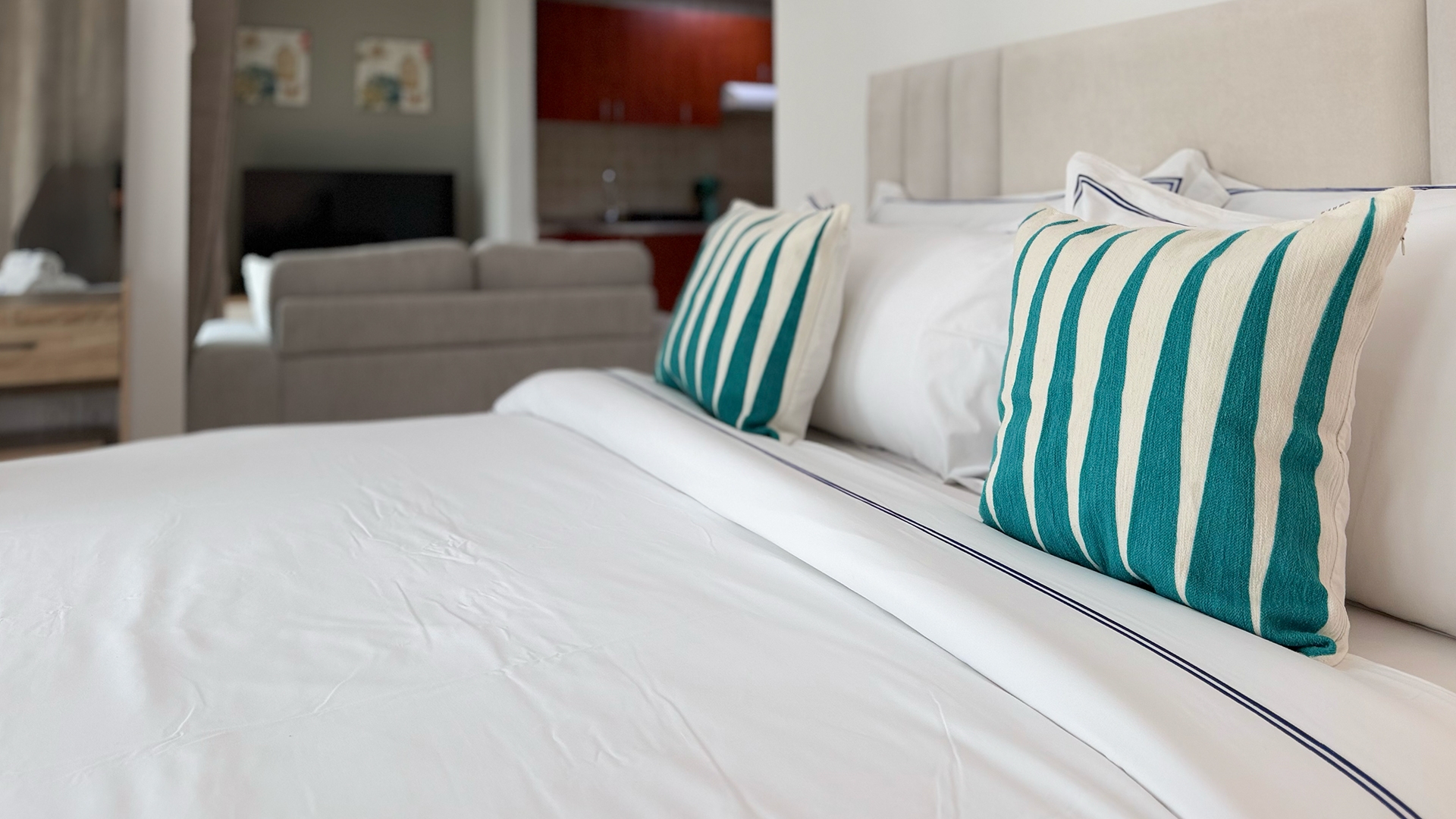 Modern furnished studio with balcony in JLT - BRK 15 Vacation Homes