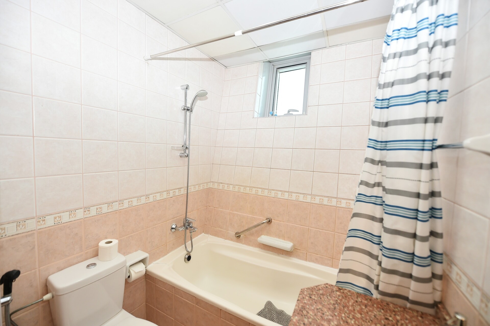 Modern 1BR near the Metro in Armada Tower 3 - AWD 30 Vacation Homes