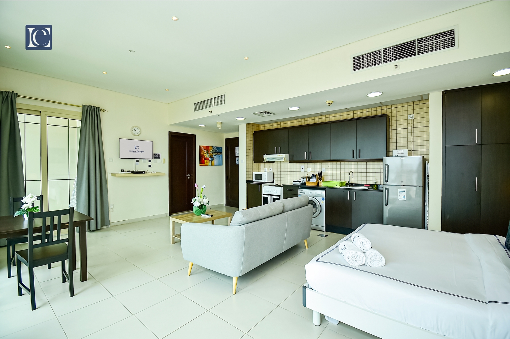 Sea view Apt with balcony in Royal Oceanic Marina 5 Vacation Homes
