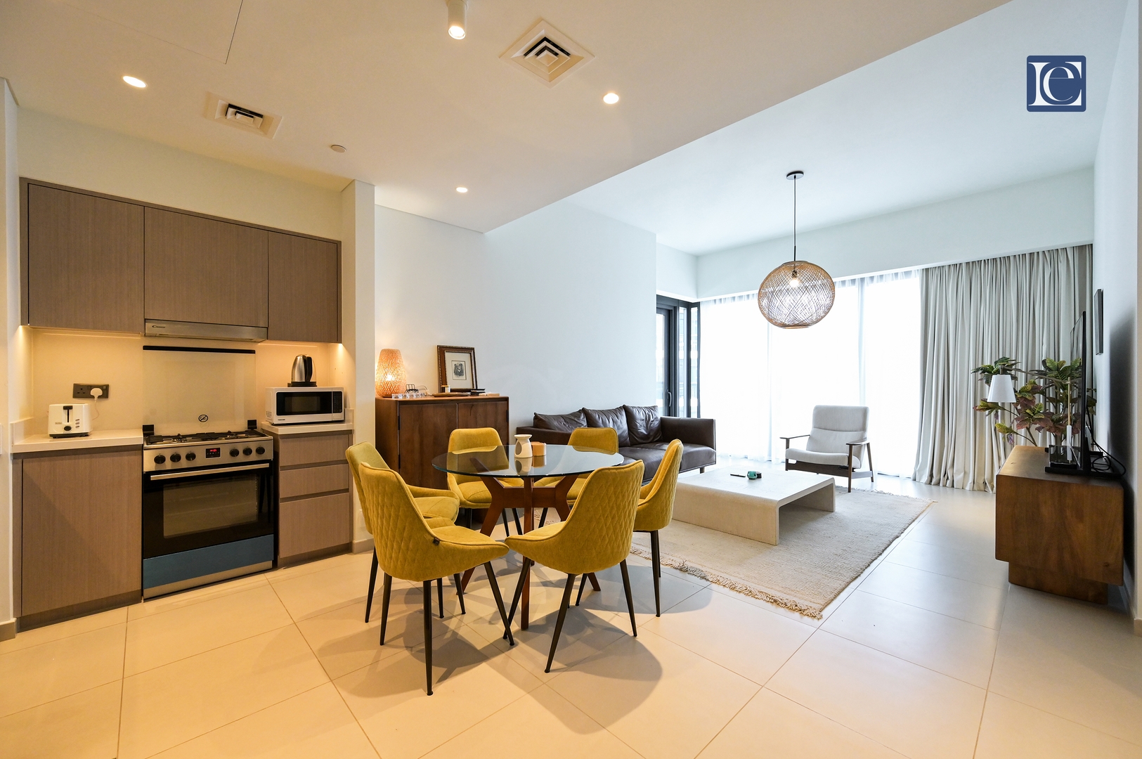 Stylish Downtown Dubai Stay |Act 1 Act 2 Tower 1 6 Vacation Homes