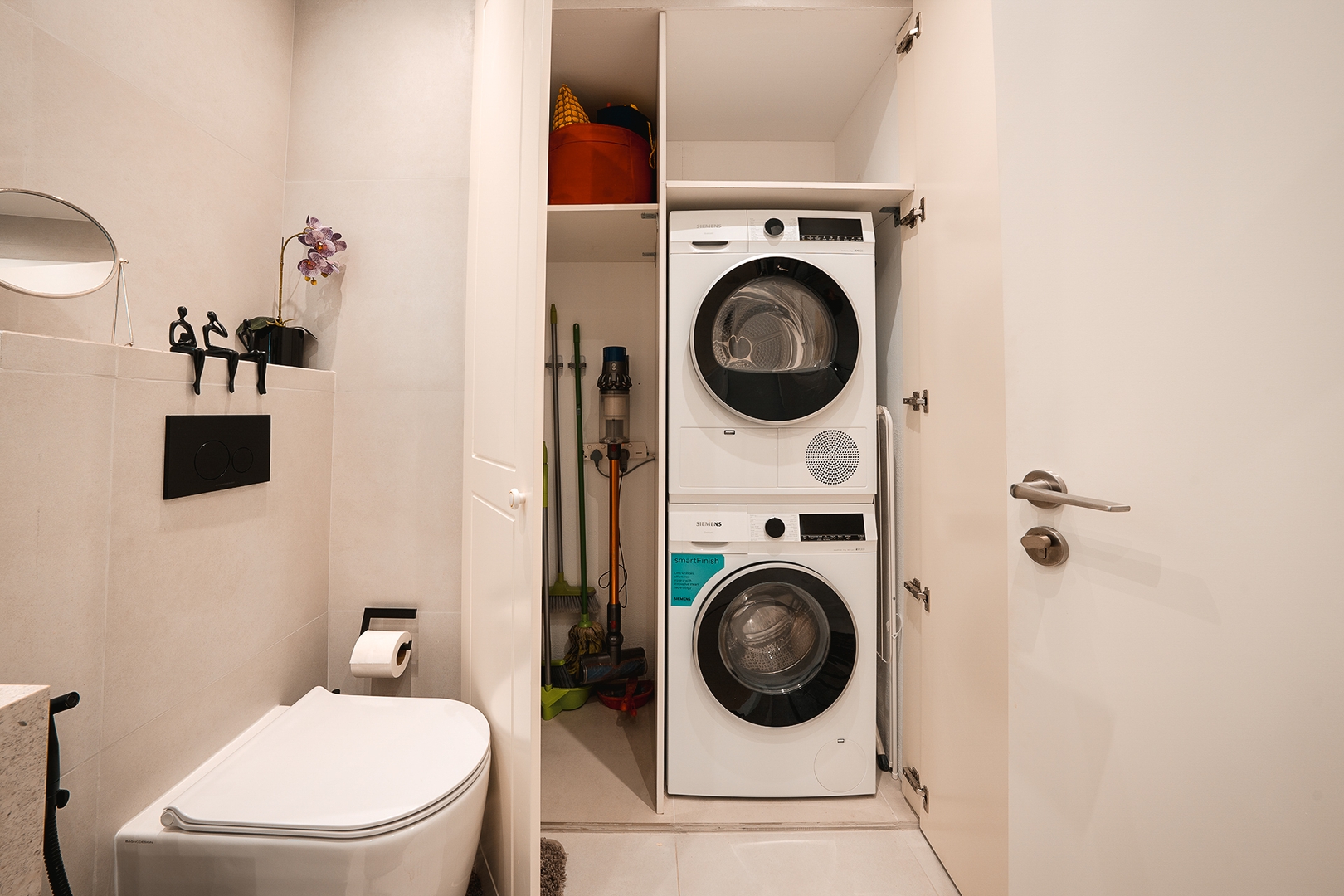 Seaview Studio Apartment in Palm Jumeirah 27 Vacation Homes