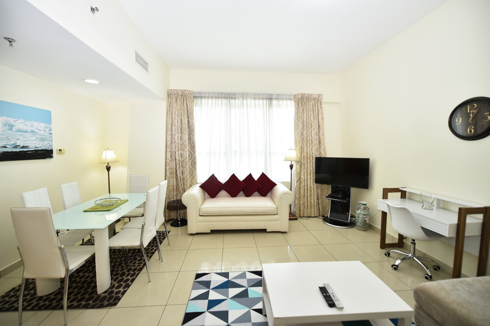 Modern 1BR near the Metro in Armada Tower 3 - AWD 6 Vacation Homes